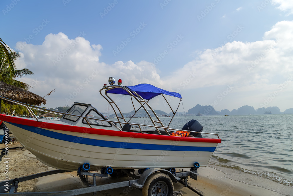 motorboat bay blue lagoon