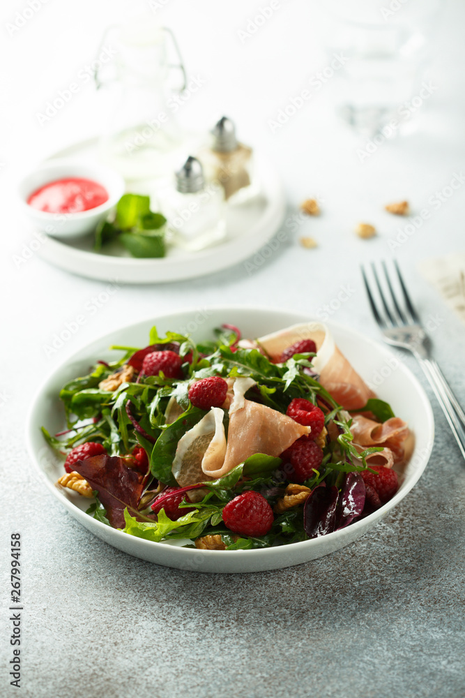 Prosciutto salad with walnuts and fresh raspberries Prosciutto salad with walnuts and fresh raspberries