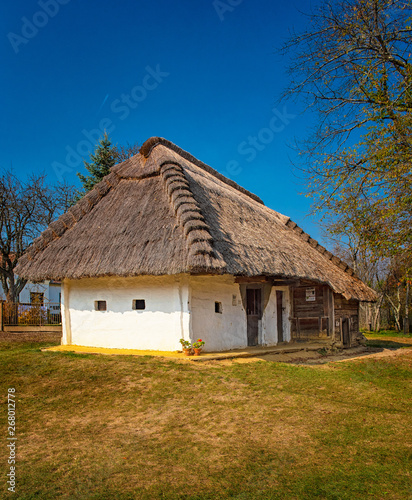 Traditional countryside hou...