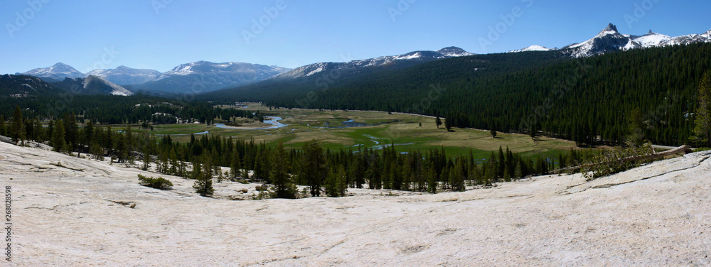 Φωτογραφία Tuolumne Meadows in the High Country in Yosemite National Park in California