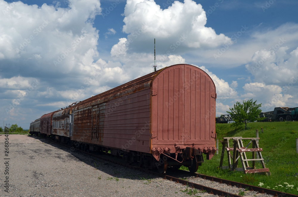 Wagons for solid-fuel rockets with climate control and support. The appearance of ordinary passenger cars and refrigerators. Soviet Wagons for solid-fuel rockets with climate control and support. The appearance of ordinary passenger cars and refrigerators. Soviet