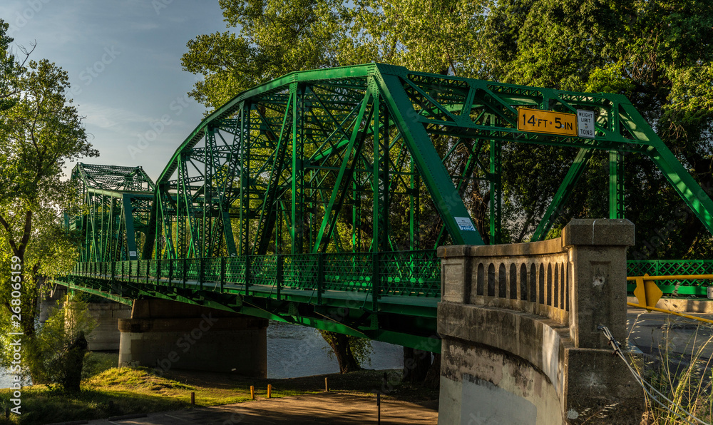 Fototapeta premium Guy West Pedestrian Bridge over American River