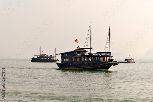 Cruising on Halong bay in Vietnam © Kazu