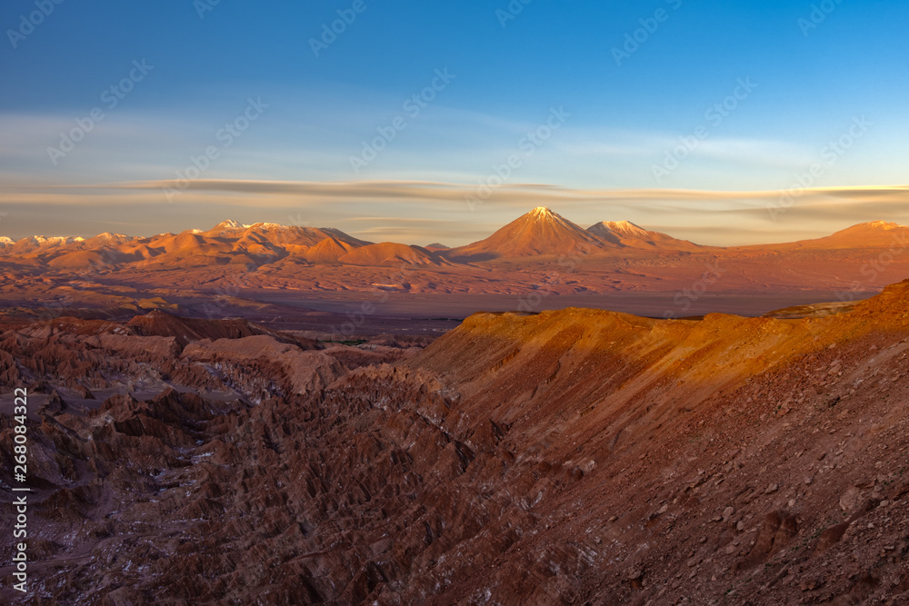 Fototapeta premium Sunset long exposure of the Andes from Mars Valley, Atacama