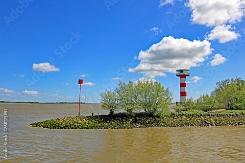 Elbe: Leuchtfeuer bei Stadersand (Mündung Schwinge) photo