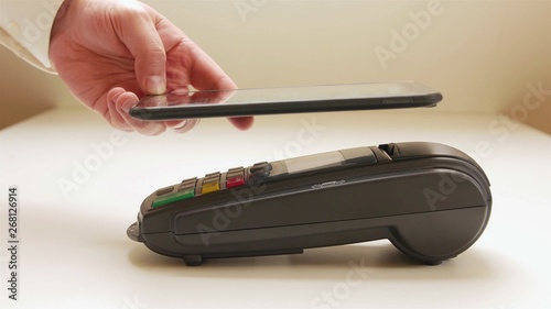 Quadro su tela Man making payment