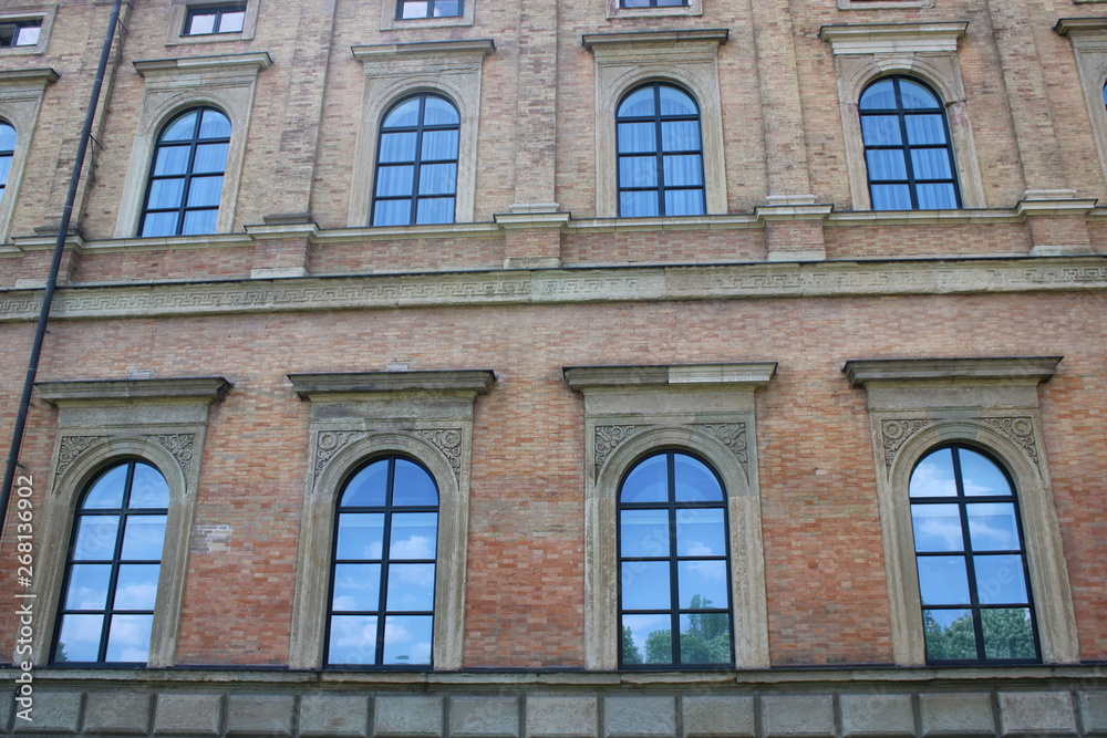 Fototapeta premium Architektura Monachium w wiosenny dzień