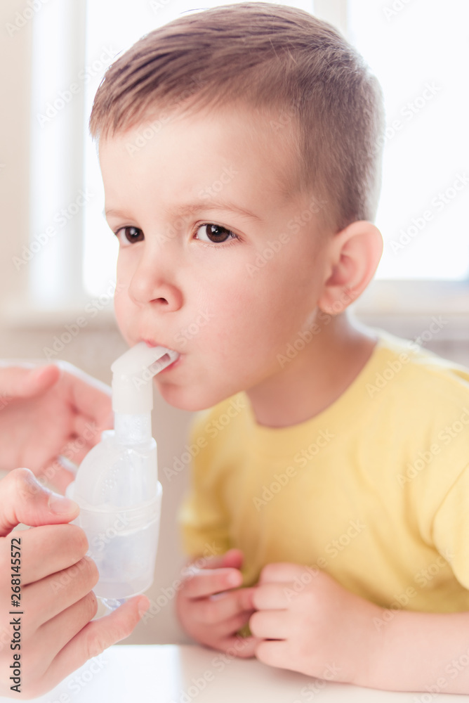 mother treats bronchitis in a child with a nebulizer mother treats bronchitis in a child with a nebulizer