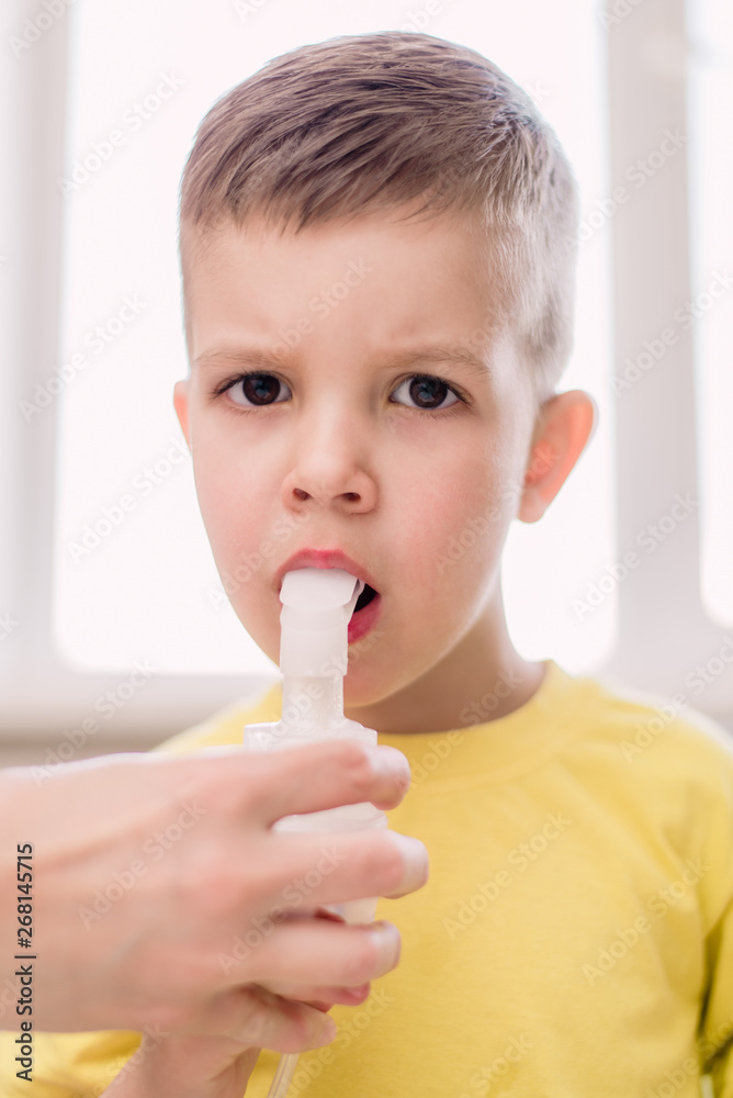 mother treats bronchitis in a child with a nebulizer mother treats bronchitis in a child with a nebulizer