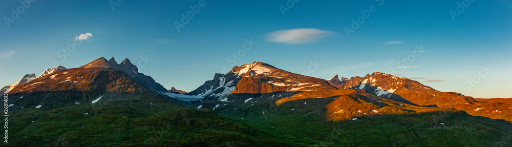 Berge in Jotunheimen bei sonnenaufgang