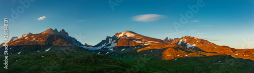 Berge in Jotunheimen bei sonnenaufgang