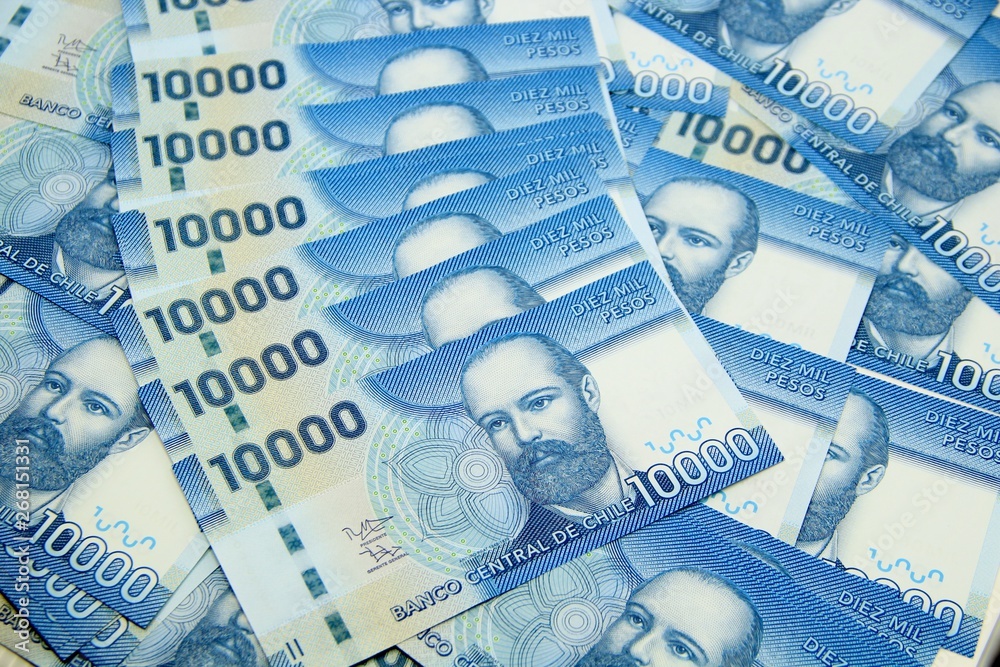 Fototapeta premium Chilean peso bills - background
