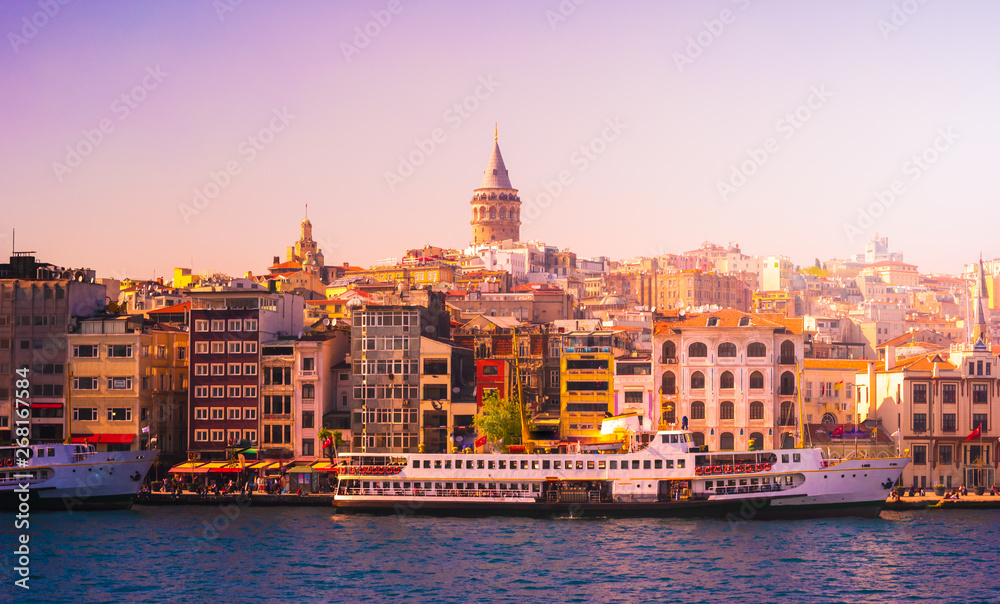 Obraz premium Istanbul cityscape in Turkey with Galata Tower, 14th-century city landmark