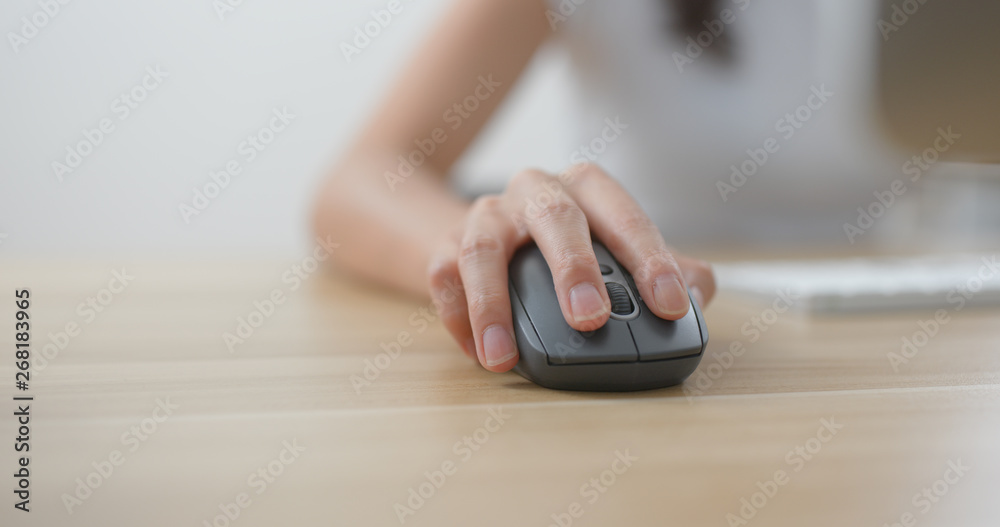 Fototapeta premium Woman work on computer in office