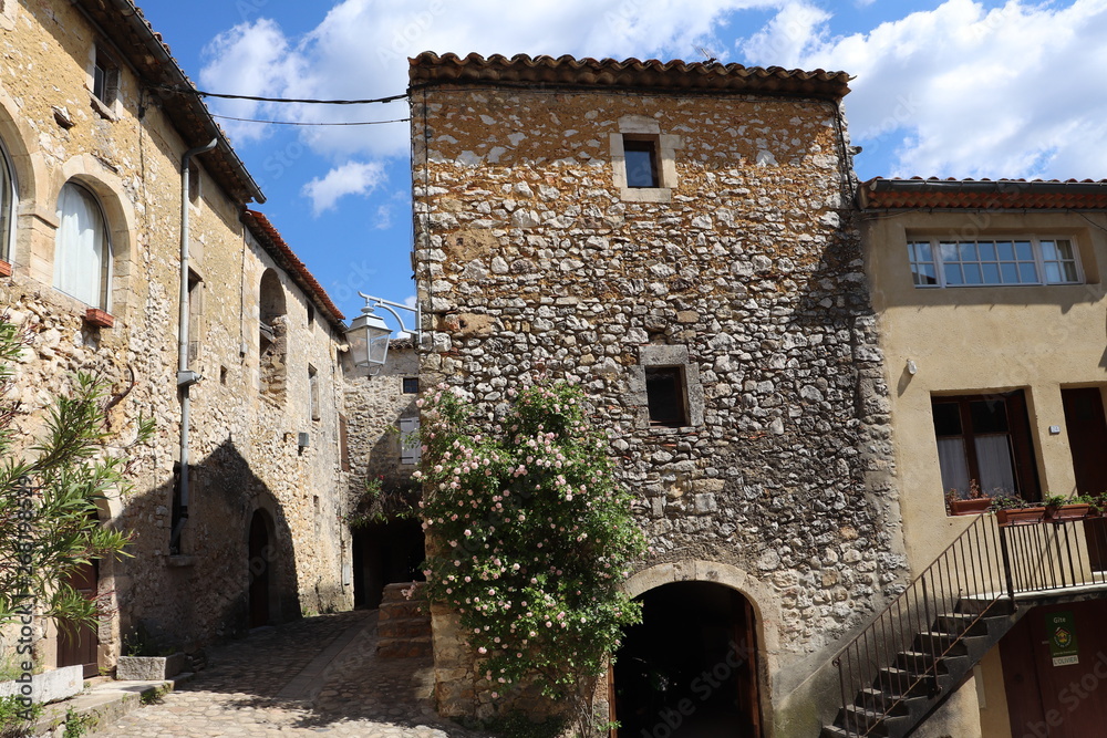 Village de Labastide de Virac en Ardèche - Maisons typiques