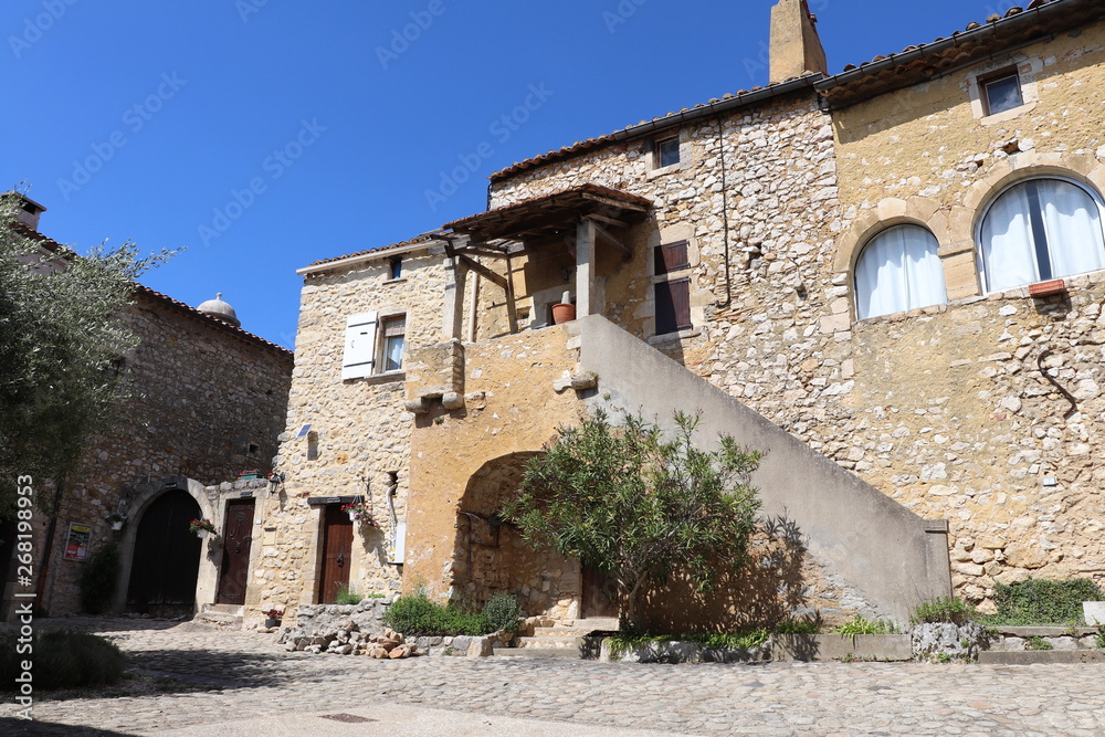 Village de Labastide de Virac en Ardèche - Maisons typiques
