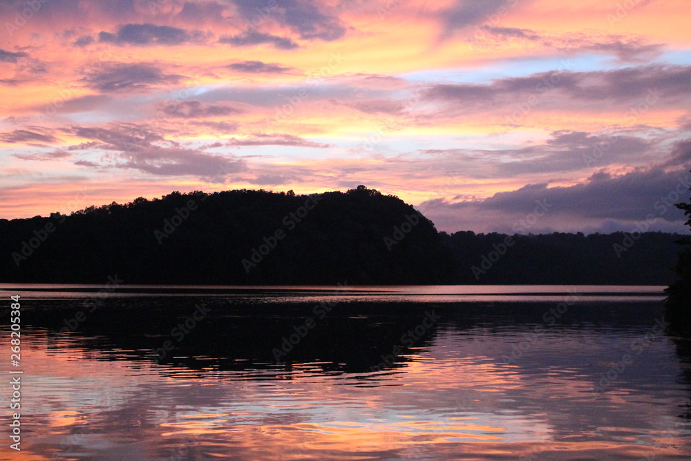 Obraz premium Sunset at the lake