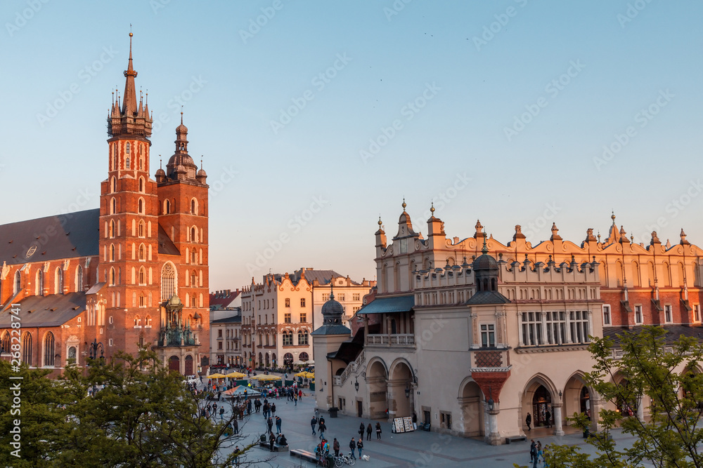 Fototapeta premium view of the main square of krakow and mariac church at spring