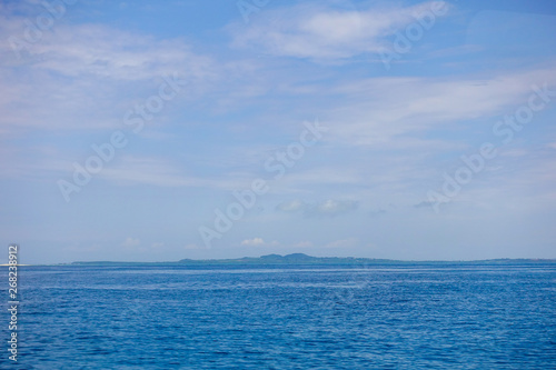 西表島と海と空 © makieni