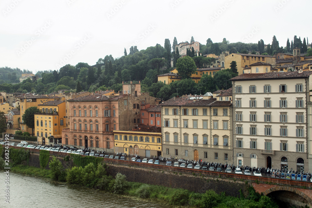 Obraz premium Buildings along the Arno River