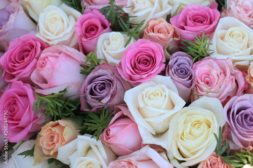 Mixed pink roses © Studio Porto Sabbia