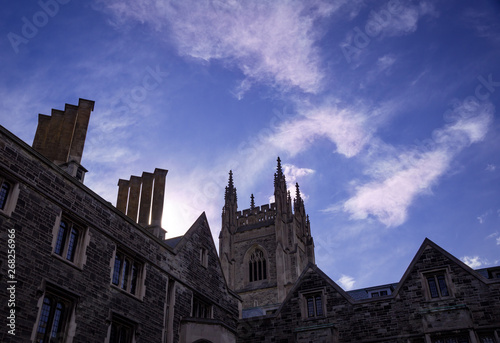 Canvas Print Toronto, Canada - 20 10 2018: Hart House building in front of bright blue sky with white cirrus clouds