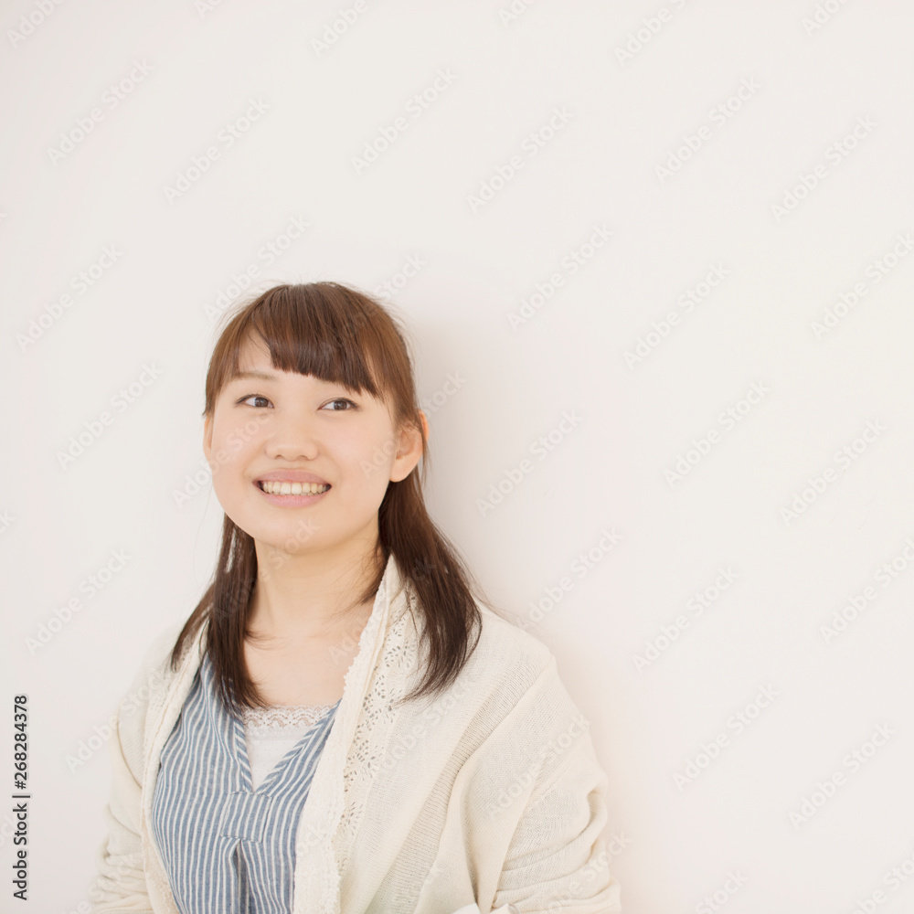 微笑む大学生 微笑む大学生
