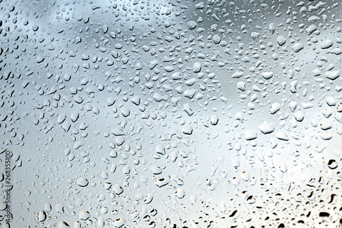 gotas de chuva no vidro da janela