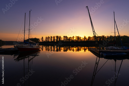 Boote in der Morgendämmerung  © Dirk
