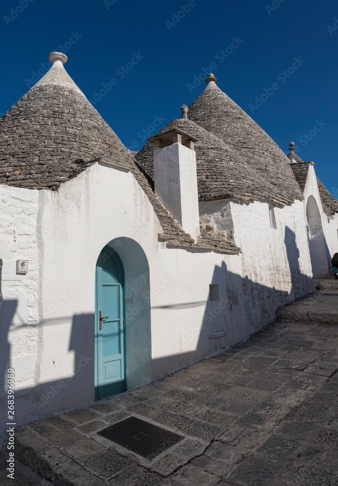 Un conjunto de Trullos, antiguas casas medievales, en le localidad de Alberobello,  en Puglia