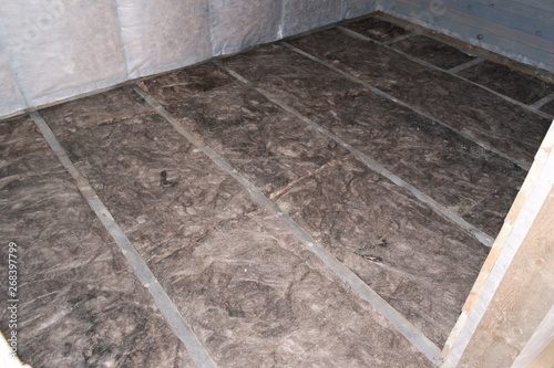 insulation of the floor in the frame house