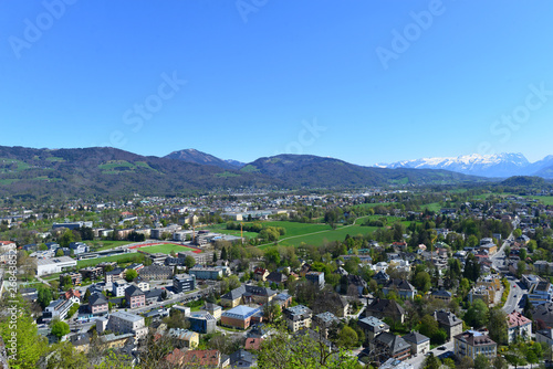 Blick auf das Salzburger Becken und Untersberg bis Teisenberg