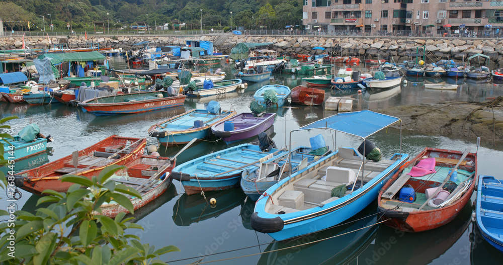 Obraz premium Crowd of small boats in the sea of Cheung chau island