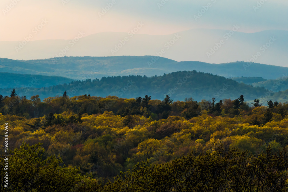 Naklejka premium Cornwall, Connecticut, USA The view over the Berkshire Hills from Mohawk Mountain.