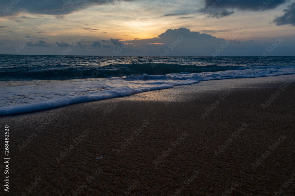 Sonnenunterggang am Strand von Phuket
