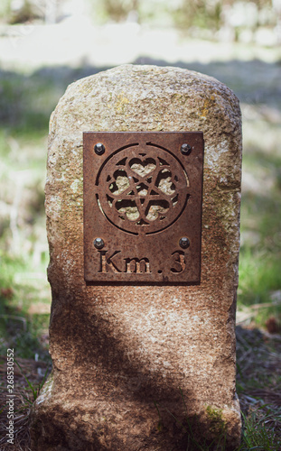 Five-pointed star point