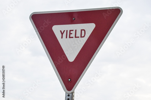 Yeild sign photo