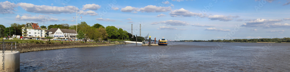 Wedel Schulau an der Elbe bei Hambiurg