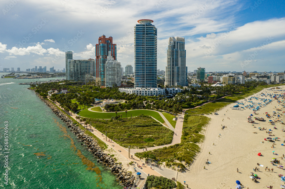 Naklejka premium Zdjęcie lotnicze Miami Beach