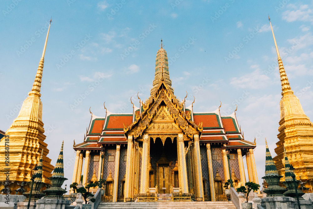 Fototapeta premium Temple of the Emerald Buddha (Wat Phra Kaew)