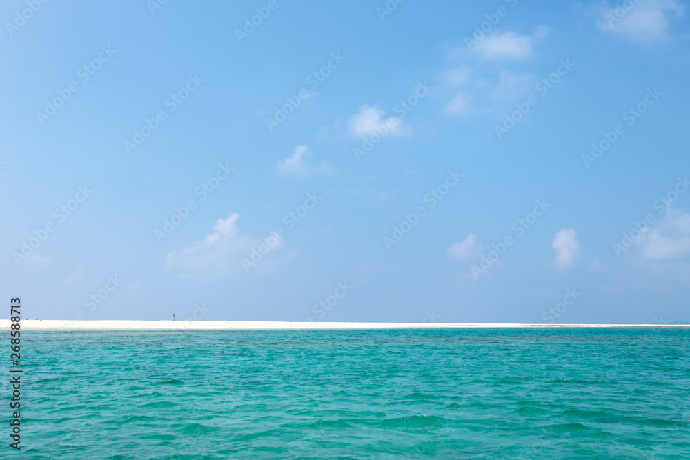久米島・はての浜　美しい海と砂浜と青空
