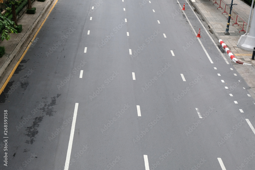 white line on asphalt road