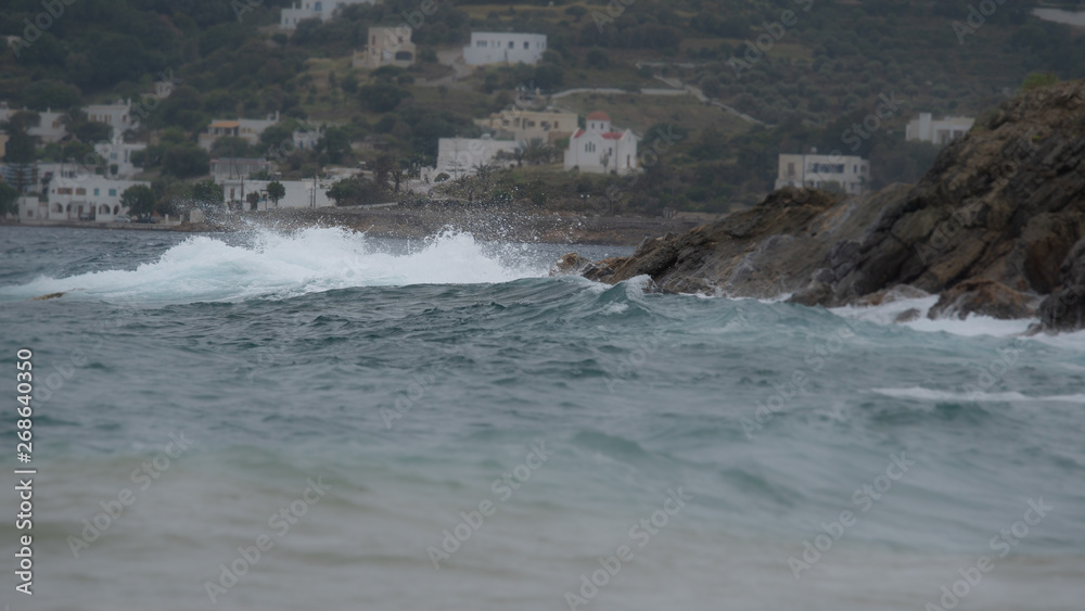 Tempete sur une plage sur une ile grecque Leros