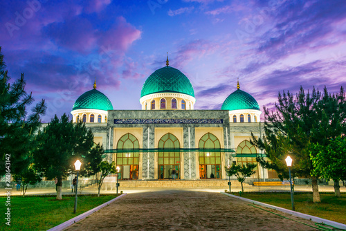 Khoja Ahror Valiy mosque in Tashkent, Uzbekistan photo