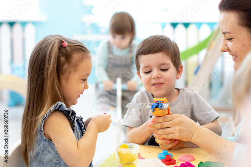 Children on art classes wit...