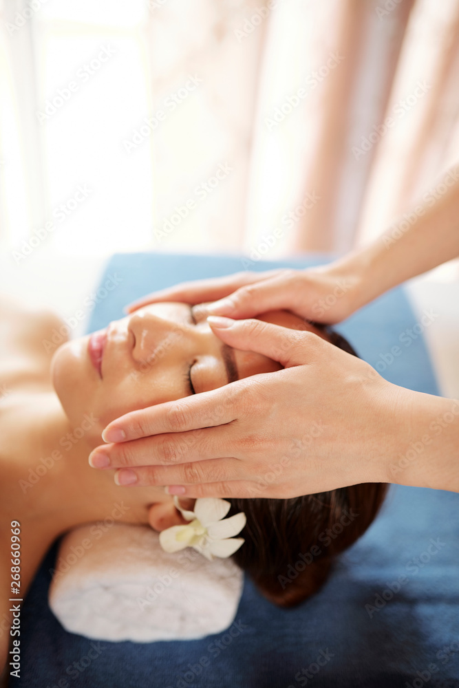 Naklejka premium Anti-wrinkle face massage