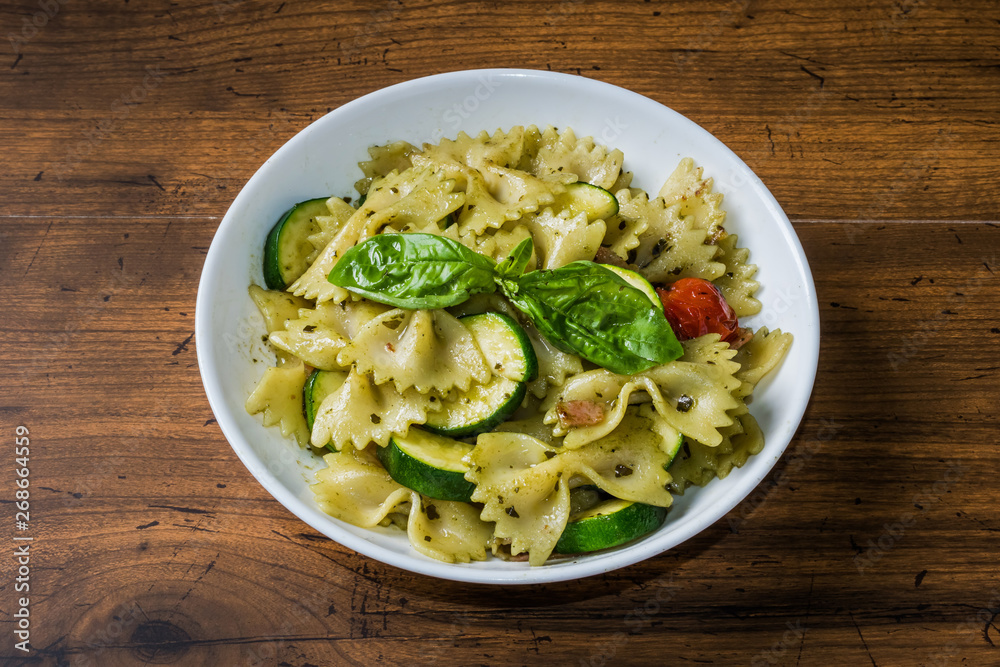 ズッキーニ    Healthy dishes of healthy vegetables zucchini