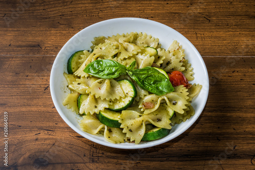 ズッキーニ Healthy dishes of healthy vegetables zucchini