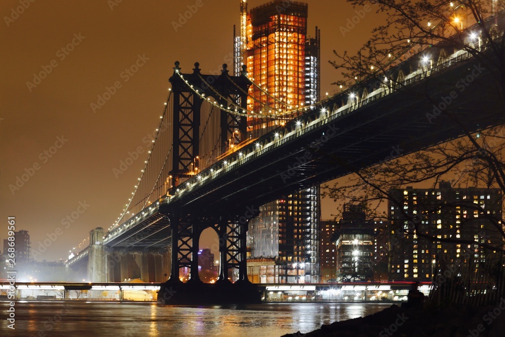 brooklyn bridge and lower manhattan at night