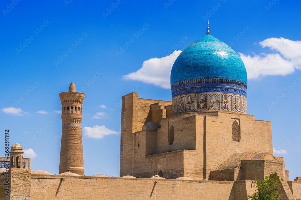 Obraz premium Po-i-Kalan or Poi Kalan complex in Bukhara, Uzbekistan